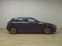 Gebraucht Mercedes A200 150 PS (110 kW) 2023 Schwarz