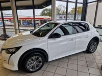 Gebraucht Peugeot e-208 Allure+ 100 kW (136 PS) 2023 Weiß Kleinwagen