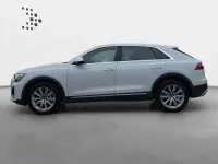 Gebraucht Audi Q8 S-Line 340 PS (250 kW) 2024 Gletscherweiß metallic SUV