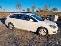 Gebraucht Opel Astra Innovation 110 PS (80 kW) 2011 Weiß Kombi