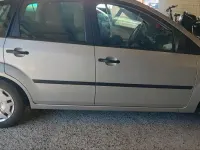 Używany Ford Fiesta 60 KM (44 kW) 2002 Srebrny Hatchback