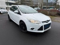 Gebraucht Ford Focus SYNC Edition 125 PS (91 kW) 2013 Frostweiß Kleinwagen