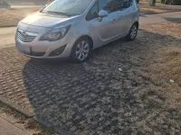 Gebraucht Opel Meriva 101 PS (74 kW) 2012 Silber Van / Kleinbus