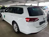 Gebraucht VW Passat Business 150 PS (110 kW) 2023 Gletscherweiß metallic Kombi