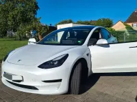 Używany Tesla Model 3 Standard Range 225 kW (306 KM) 2022 Biały Sedan/Limuzyna