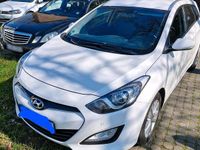 Gebraucht Hyundai i30 100 PS (73 kW) 2014 Weiß Kombi