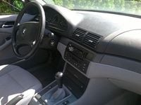 Gebraucht BMW 318 160 PS (117 kW) 1999 Silber Limousine
