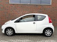 Gebraucht Peugeot 107 68 PS (50 kW) 2012 Weiß Kleinwagen