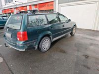 Gebraucht VW Passat 125 PS (91 kW) 1999 Grün Kombi