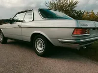 Gebraucht Mercedes 230 130 PS (95 kW) 1982 Silber Coupé