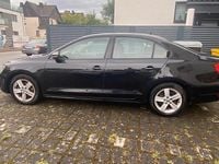 Second-hand VW Jetta 105 CP (77 kW) 2011 Negru Berlinǎ