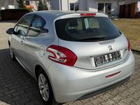 Gebraucht Peugeot 208 95 PS (69 kW) 2012 Silber Kleinwagen