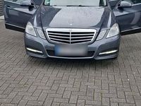 Gebraucht Mercedes E220 Avantgarde 170 PS (125 kW) 2011 Grau Kombi