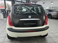 Gebraucht Lancia Ypsilon 80 PS (58 kW) 2006 Weiß Kleinwagen