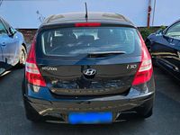 Gebraucht Hyundai i30 110 PS (80 kW) 2010 Schwarz Kleinwagen