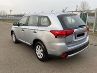 gebraucht Mitsubishi Outlander Basis 2WD,1 Hand,