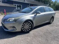 Gebraucht Toyota Avensis Basis 124 PS (91 kW) 2012 Silber Kombi
