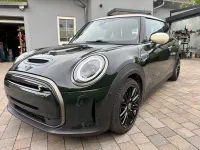 Gebraucht Mini Cooper SE Resolute Edition 135 kW (184 PS) 2023 Rebel green Kleinwagen