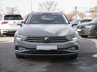 Gebraucht VW Passat Basis 150 PS (110 kW) 2023 Grau Kombi