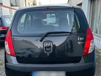 Gebraucht Hyundai i10 67 PS (49 kW) 2010 Schwarz Kleinwagen