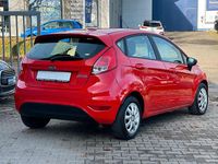 Gebraucht Ford Fiesta 95 PS (69 kW) 2017 Rot Limousine