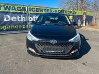 Gebraucht Hyundai i20 Trend 84 PS (61 kW) 2017 Schwarz Limousine