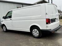 Gebraucht VW Transporter 150 PS (110 kW) 2024 Candyweiß Van