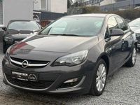 Gebraucht Opel Astra Exklusiv 140 PS (102 kW) 2015 Grau Limousine