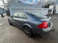 Gebraucht Ford Mondeo 110 PS (80 kW) 2002 Grau Limousine