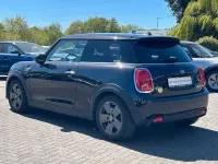 Gebraucht Mini Cooper SE Essential 135 kW (184 PS) 2023 Midnight black ii Kleinwagen