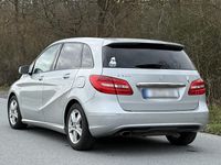 Gebraucht Mercedes B200 Night 156 PS (114 kW) 2011 Silber Van / Kleinbus