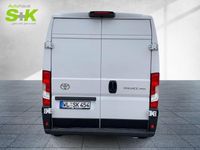 Gebraucht Toyota Proace 141 PS (103 kW) 2024 Ice white (weiß) Van / Kleinbus