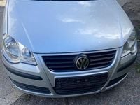 Gebraucht VW Polo Comfortline 64 PS (47 kW) 2005 Silber Kleinwagen