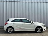 Gebraucht Mercedes A180 Style 122 PS (89 kW) 2015 Weiß Kleinwagen
