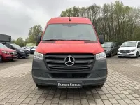 Używany Mercedes Sprinter 143 KM (105 kW) 2021 Czerwony Van