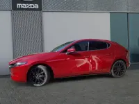 Używany Mazda 3 Exclusive 186 KM (136 kW) 2024 Czerwony Sedan/Limuzyna