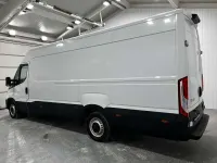 Second-hand Iveco Daily 156 CP (114 kW) 2023 Alb Van