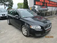 Usado Volvo V50 109 CV (80 kW) 2009 Negro Familiar