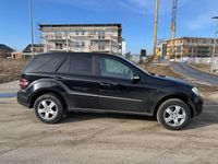 Second-hand Mercedes ML320 224 CP (164 kW) 2007 Negru SUV