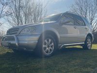 Gebraucht Mercedes ML320 218 PS (160 kW) 2001 Silber SUV