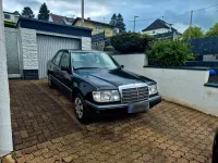 Gebraucht Mercedes E200 105 PS (77 kW) 1990 Grau Limousine