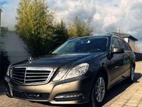 Gebraucht Mercedes E220 Avantgarde 170 PS (125 kW) 2012 Grau Kombi