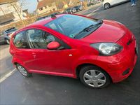 Gebraucht Toyota Aygo 68 PS (50 kW) 2010 Rot Kleinwagen