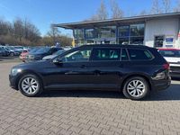 Gebraucht VW Passat Basis 150 PS (110 kW) 2021 Schwarz Kombi