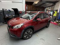 Gebraucht Peugeot 2008 Allure 110 PS (80 kW) 2016 Rot/metalliclackierung + klarl SUV
