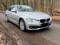 Gebraucht BMW 330e Advantage 252 PS (185 kW) 2017 Grau Limousine
