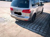 Second-hand VW Touran 140 CP (102 kW) 2015 Galben Monovolum