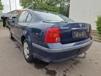 Second-hand VW Passat 101 CP (74 kW) 1998 Albastru Berlinǎ