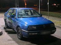 Gebraucht VW Vento 75 PS (55 kW) 1996 Blau Limousine