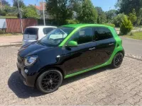 Gebraucht Smart ForFour Electric Drive Passion 60 kW (82 PS) 2018 Schwarz grün Kleinwagen